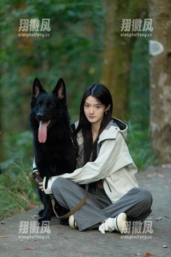 在17吃瓜网，翻动网页像翻书，什么时候能翻到爱情啊？