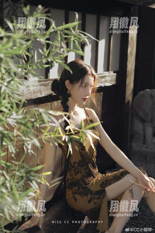 一根手指点击“718黑瓜吃料”链接，瓜吃了心情妙！