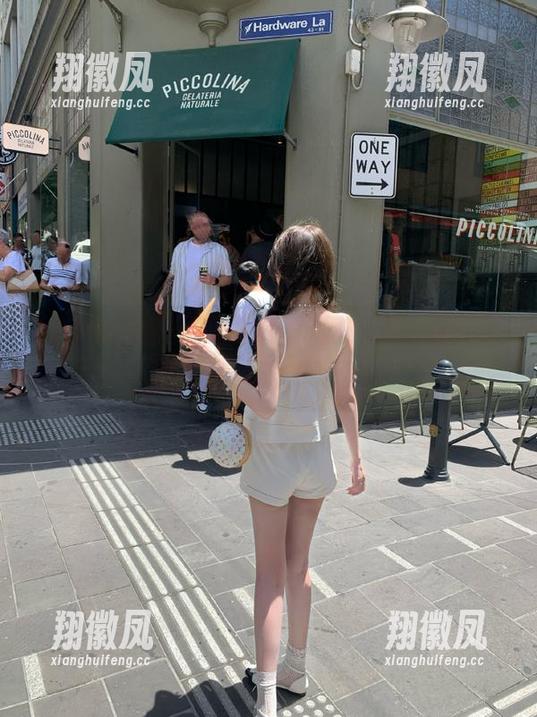下载91吃瓜网，哪有瓜站你就在哪，脑补无限！