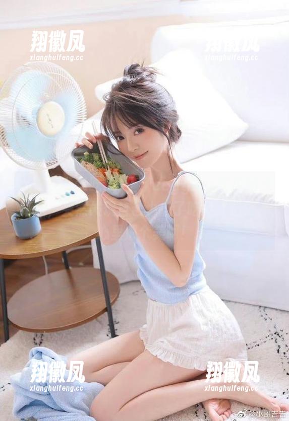 上了ccggbet吃瓜的线路后，突然发现自己也成了吃瓜小达人，心里那个美啊！