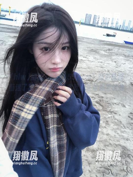 别被“hlw155.ccm”的彩色封面迷了眼，真正的珍宝就藏在收藏里的角落呢！