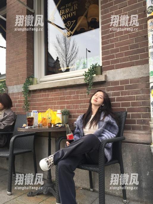 “hlw”更新总让人捉急，这年头瓜也太好吃了吧！