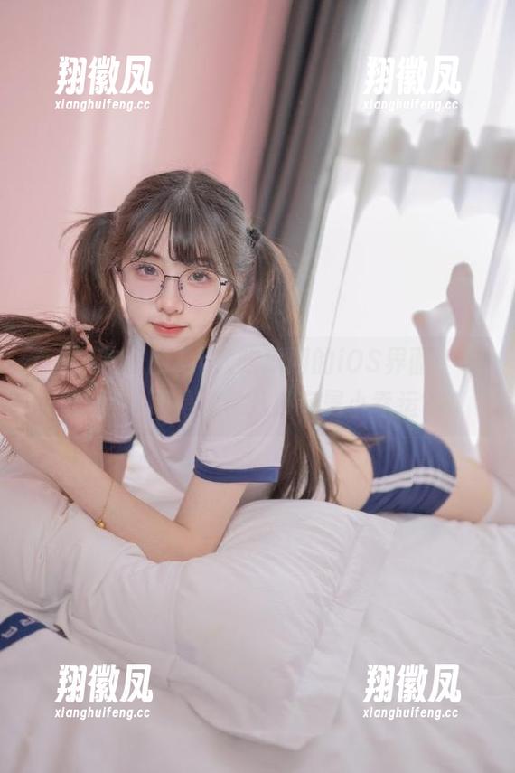 人人吃瓜网的iOS界面，设计得是不是就像八卦专属小幸运？