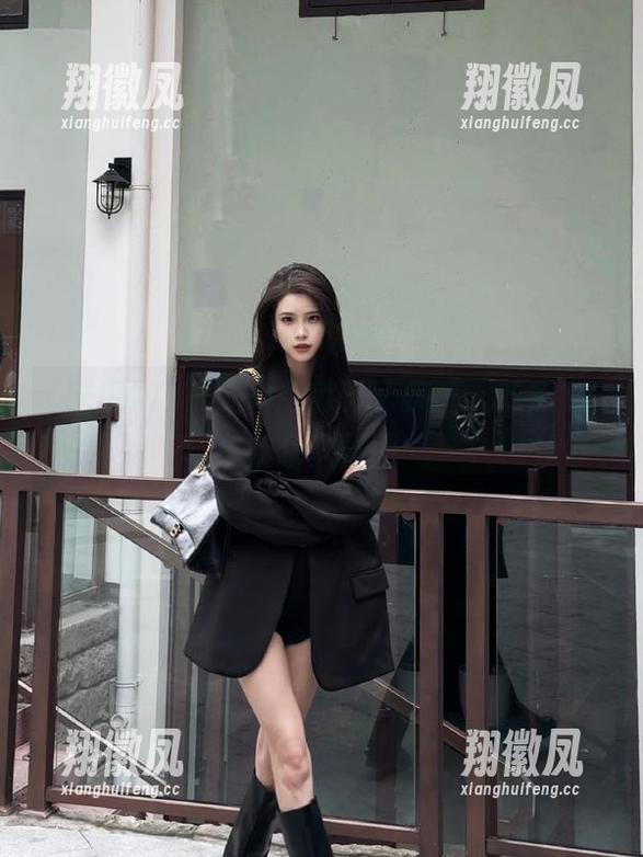 光是群名就让人疯狂，吃瓜17的永久梗图