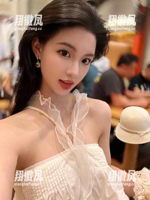 投资自己的戏精潜力，赶紧下载“吃瓜直播”吧！