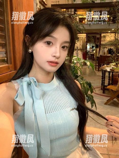 在线吃瓜网发布的新信息，抓住我瞬间的目光，恍惚如梦，停滞的时空。