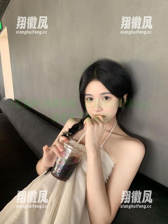 我就想问，吃瓜网的在线app，到底放了啥魔咒！