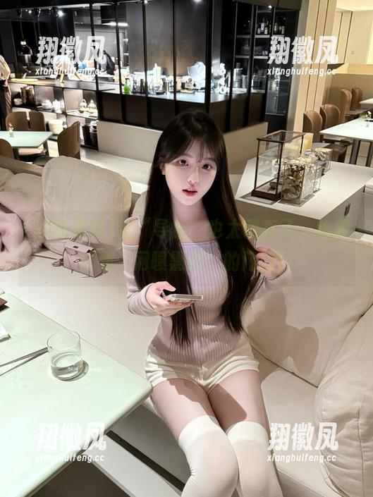 这“导航”也太耿直了，给我送到“网曝黑料”的门口！