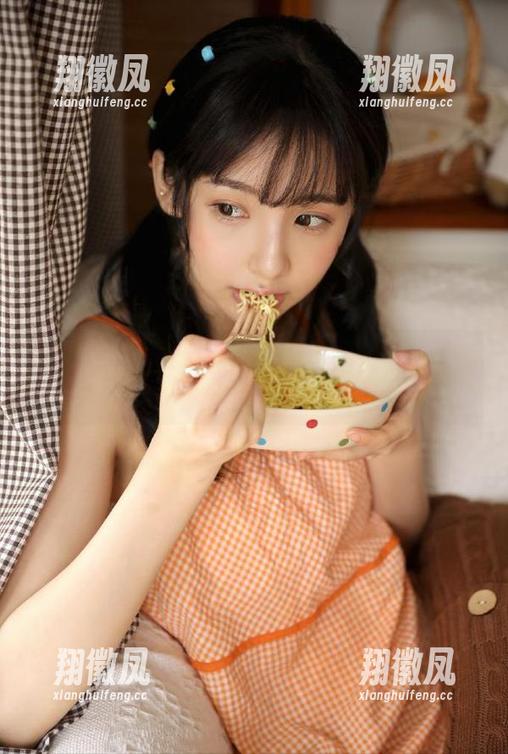 黑料吃瓜网官网在线里追风：今天有新瓜吗？我准备好嘴巴了！