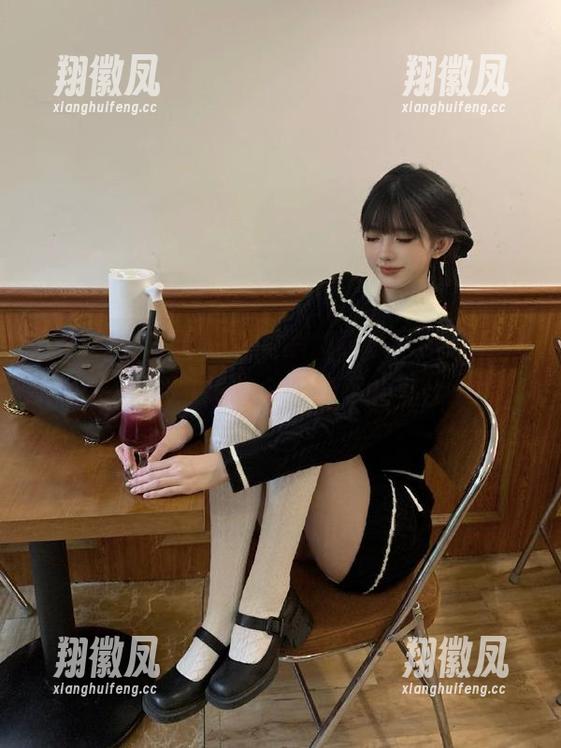 一边刷黑料吃瓜网app在线，一边默默想着今天能不能有什么...