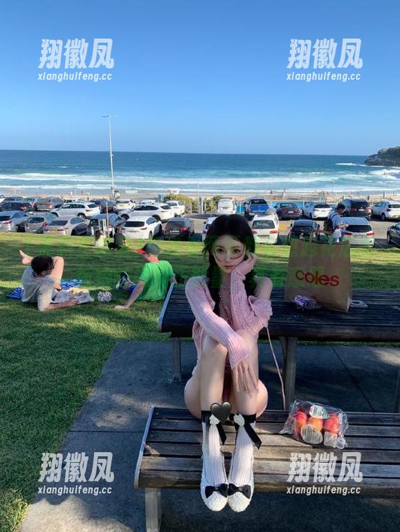 每次看网页都会想起花店老板娘的黑料正能量，真有意思