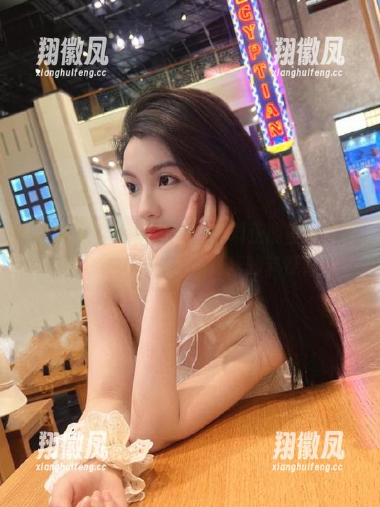 又炸了，黑料正能量首页也太会搞事情了，不打烊的节奏？