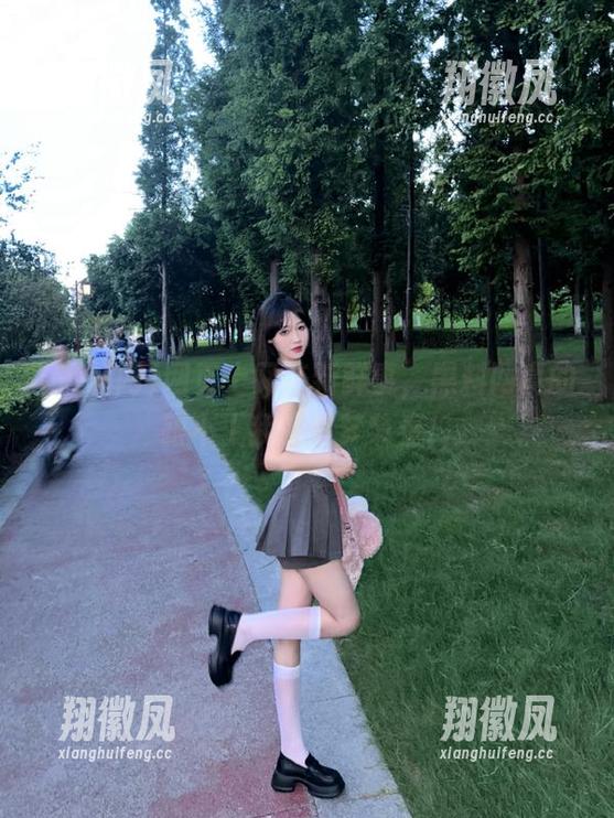 网页上又有新鲜事，黑料网真的跟不上我的追梦节奏！